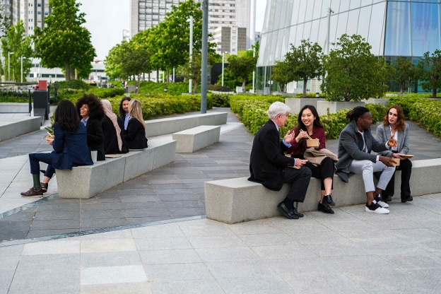 workgroup-at-lunch-break-in-financial-district-2023-11-27-05-05-34-utc-1